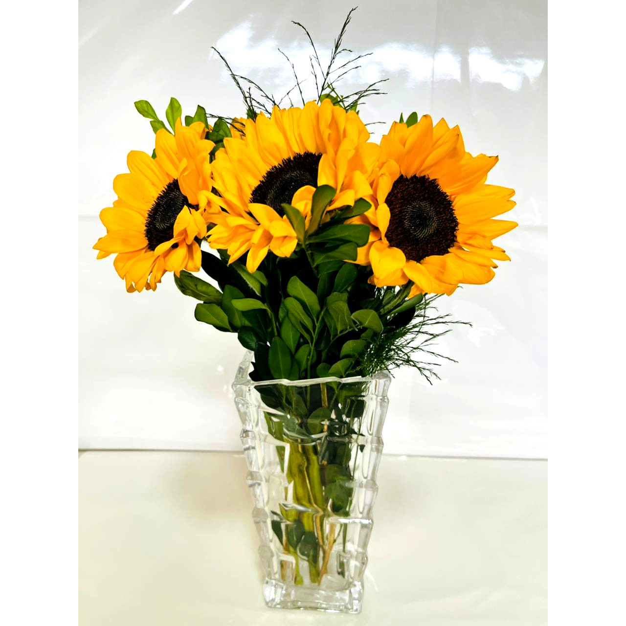 Arranjo com 5 Girass�is no Vaso