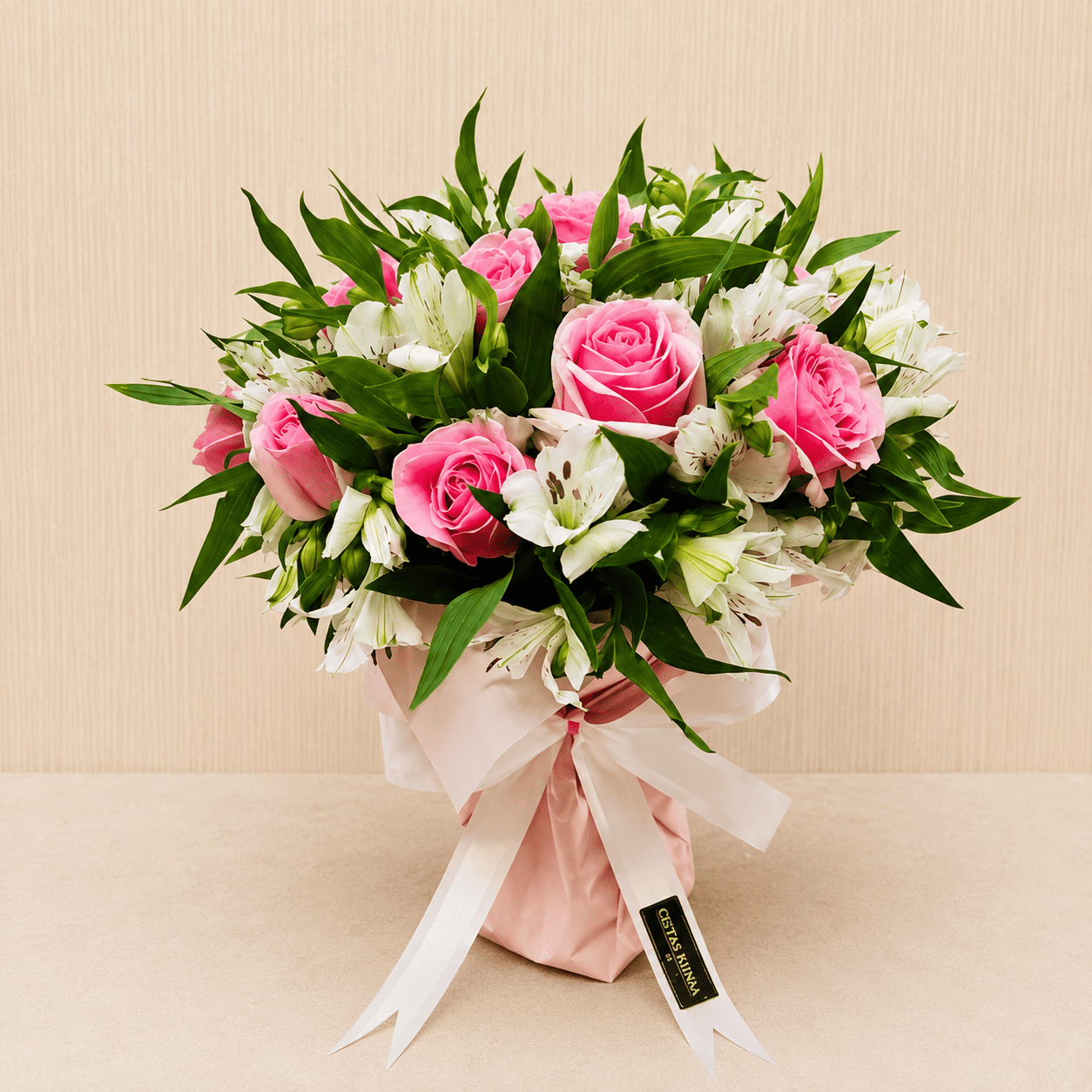 Buqu� de Rosas Rosa e Astrom�lias