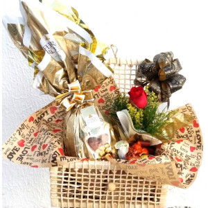 Cesta de P�scoa com Ovo Ferrero Rocher 